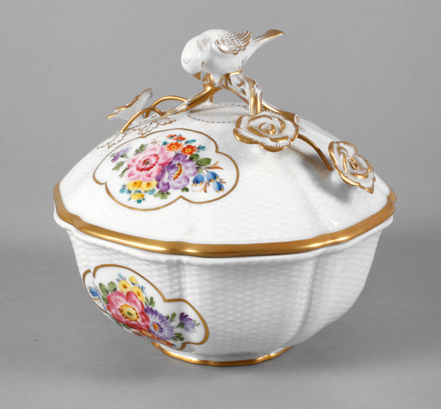 Deckeldose mit Vogelknauf