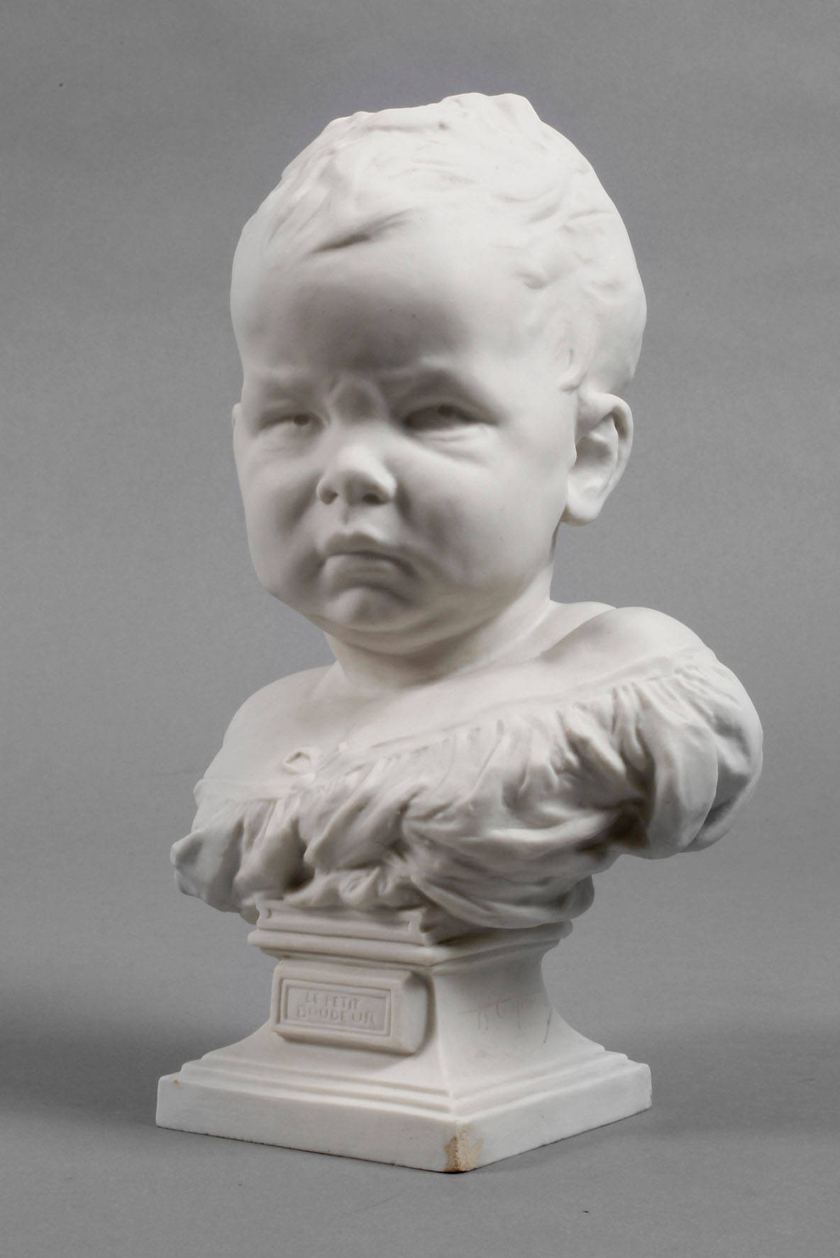 Sèvres Kinderbüste ”Le Petit Doudeur”