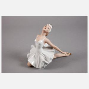 Wallendorf, zwei Ballerinen und eine Bogenschützin