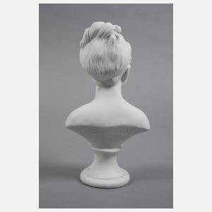 Drei Teile Bisquitporzellan