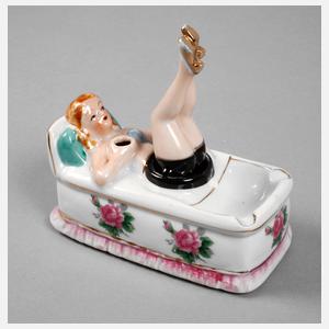 Aschenbecher mit Wackelbeinen