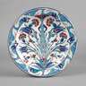 Großer Teller im Iznikstil