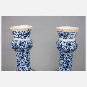 Paar übergroße Fayencevasen