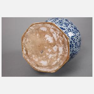 Paar übergroße Fayencevasen