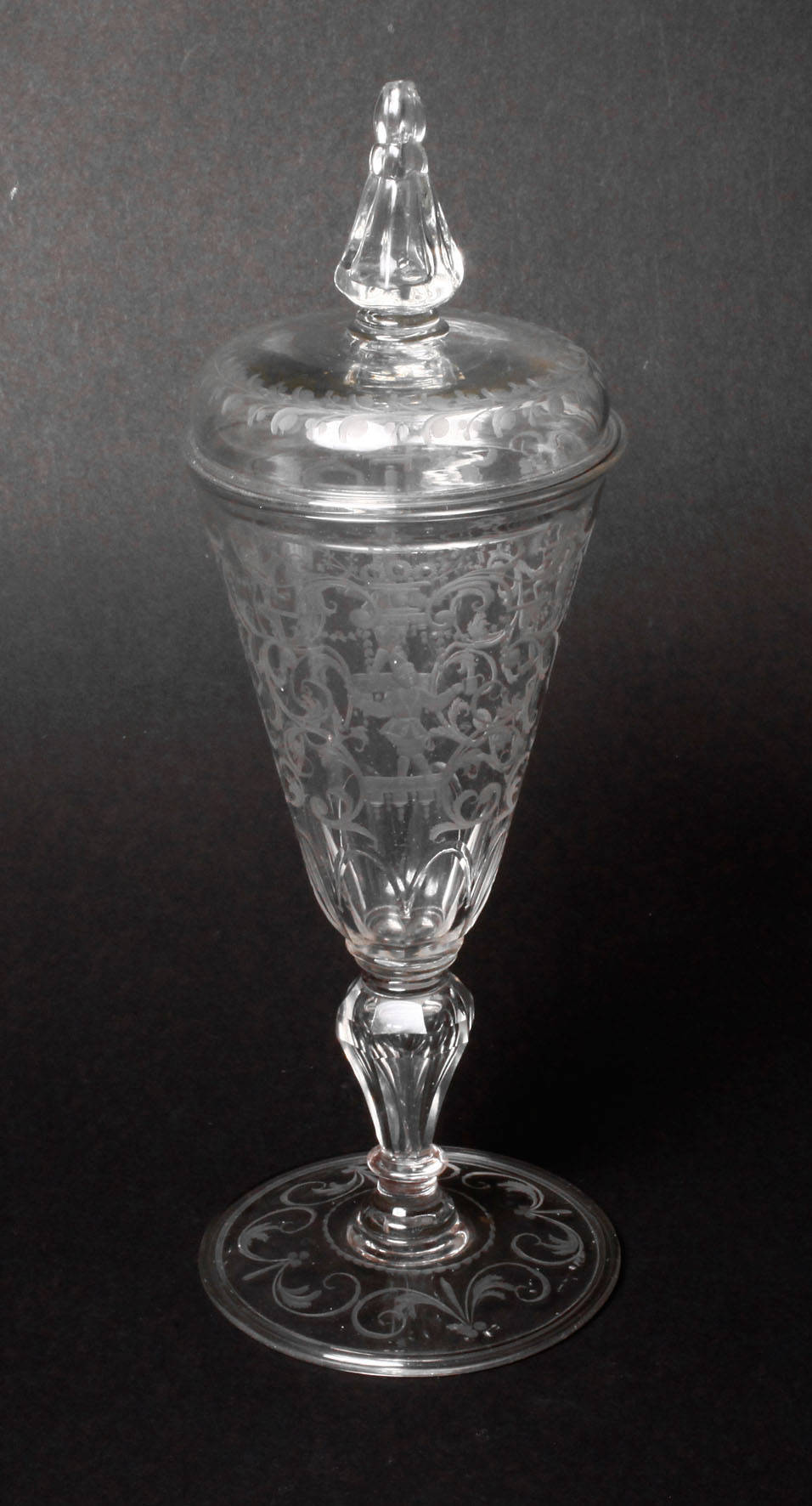 Feiner barocker Deckelpokal