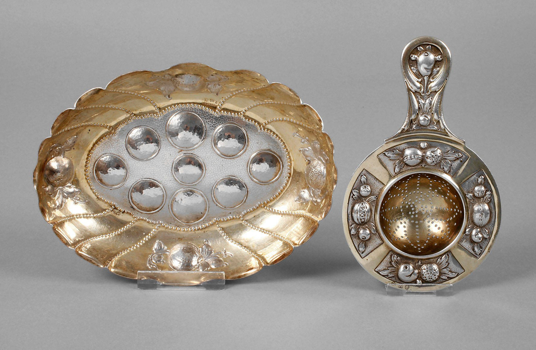 Schale und Teesieb Silber