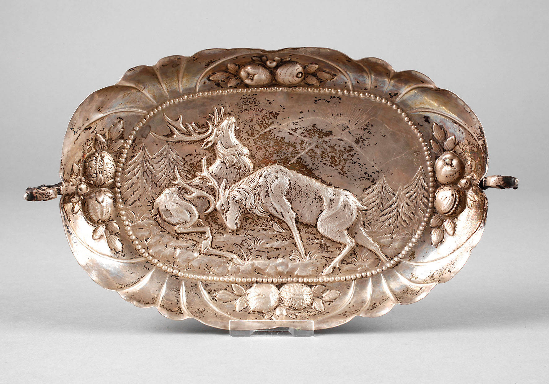 Kleines jagdliches Silbertablett