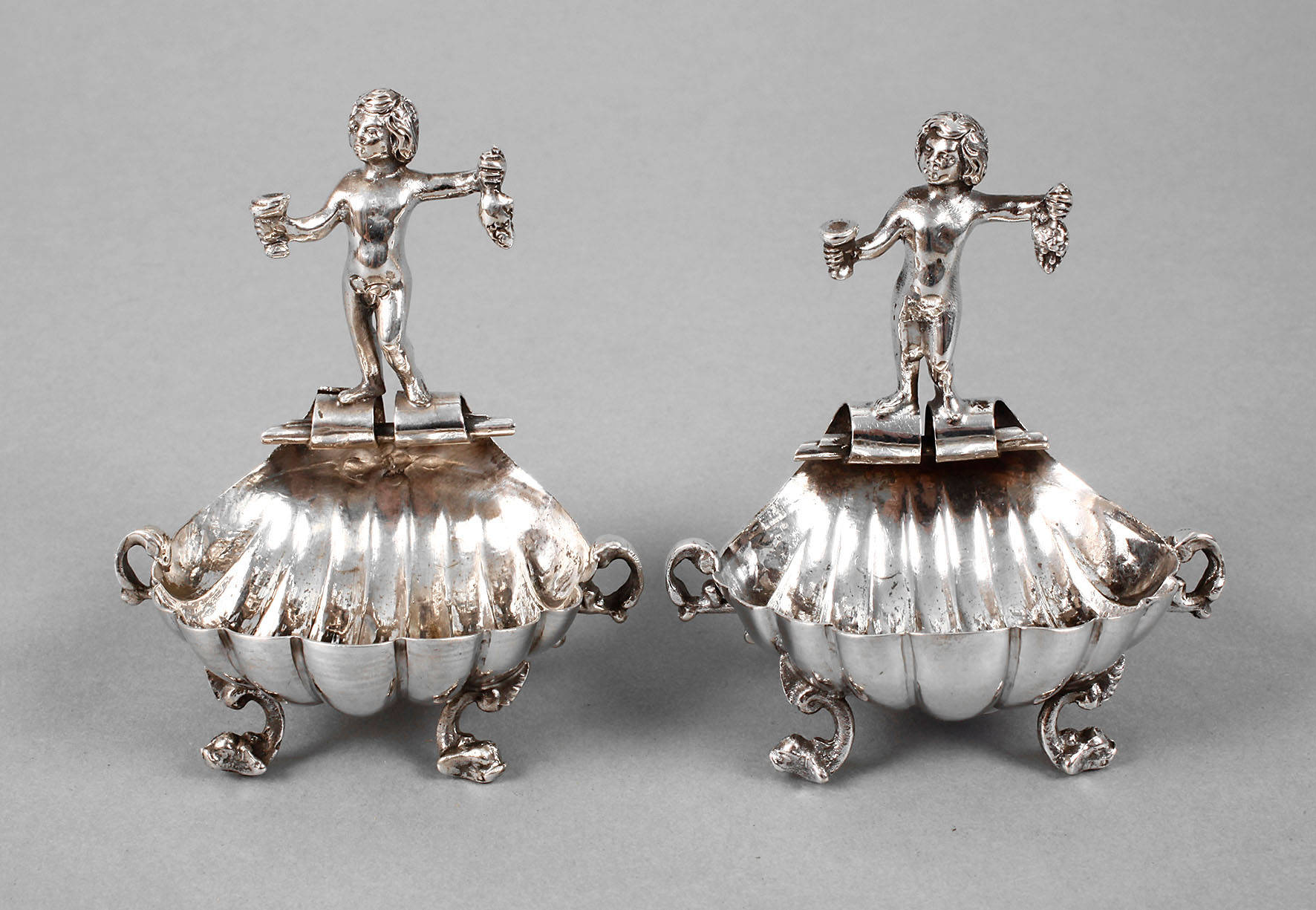Silber Paar figürliche Salieren