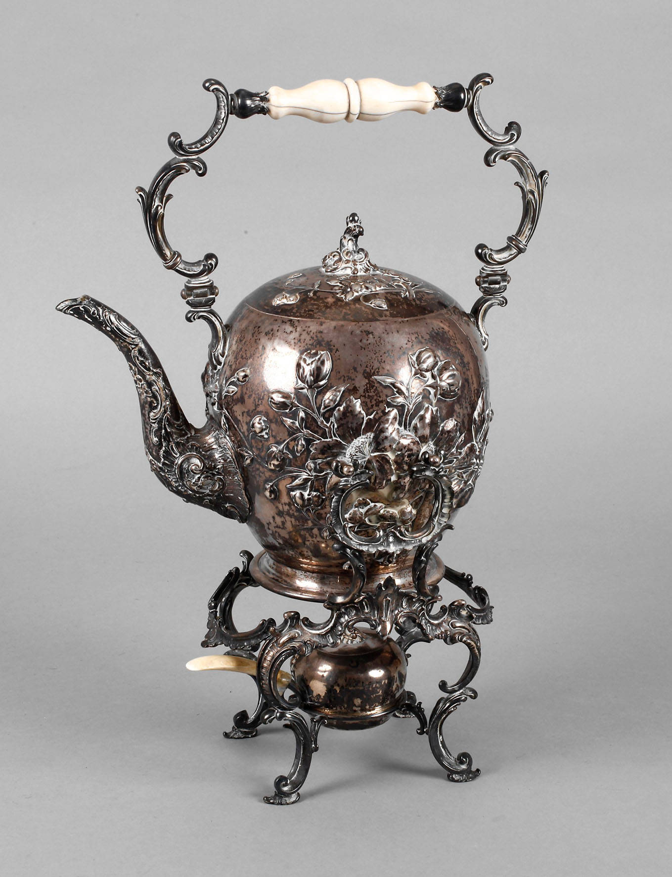 Teekanne mit Rechaud