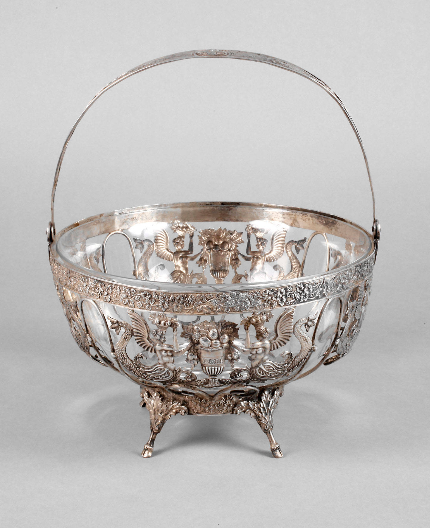 Silberkorb im Empirestil