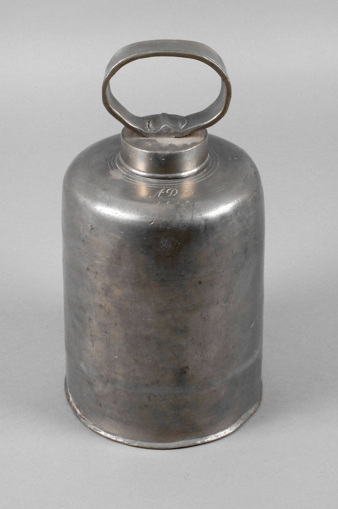 Massive glockenförmige Schraubflasche