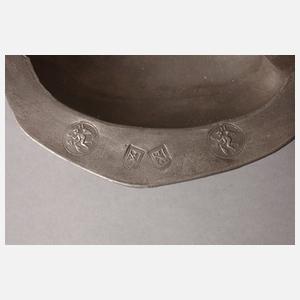 Wandlavabo als Delphin