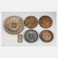 Sechs Teile Bronze und Zinn111