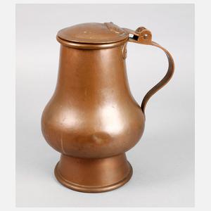 Große massive Kupferkanne