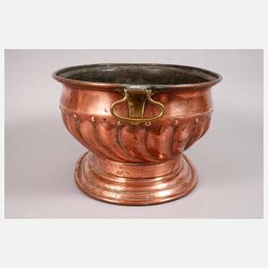 Großes Kupfergefäß