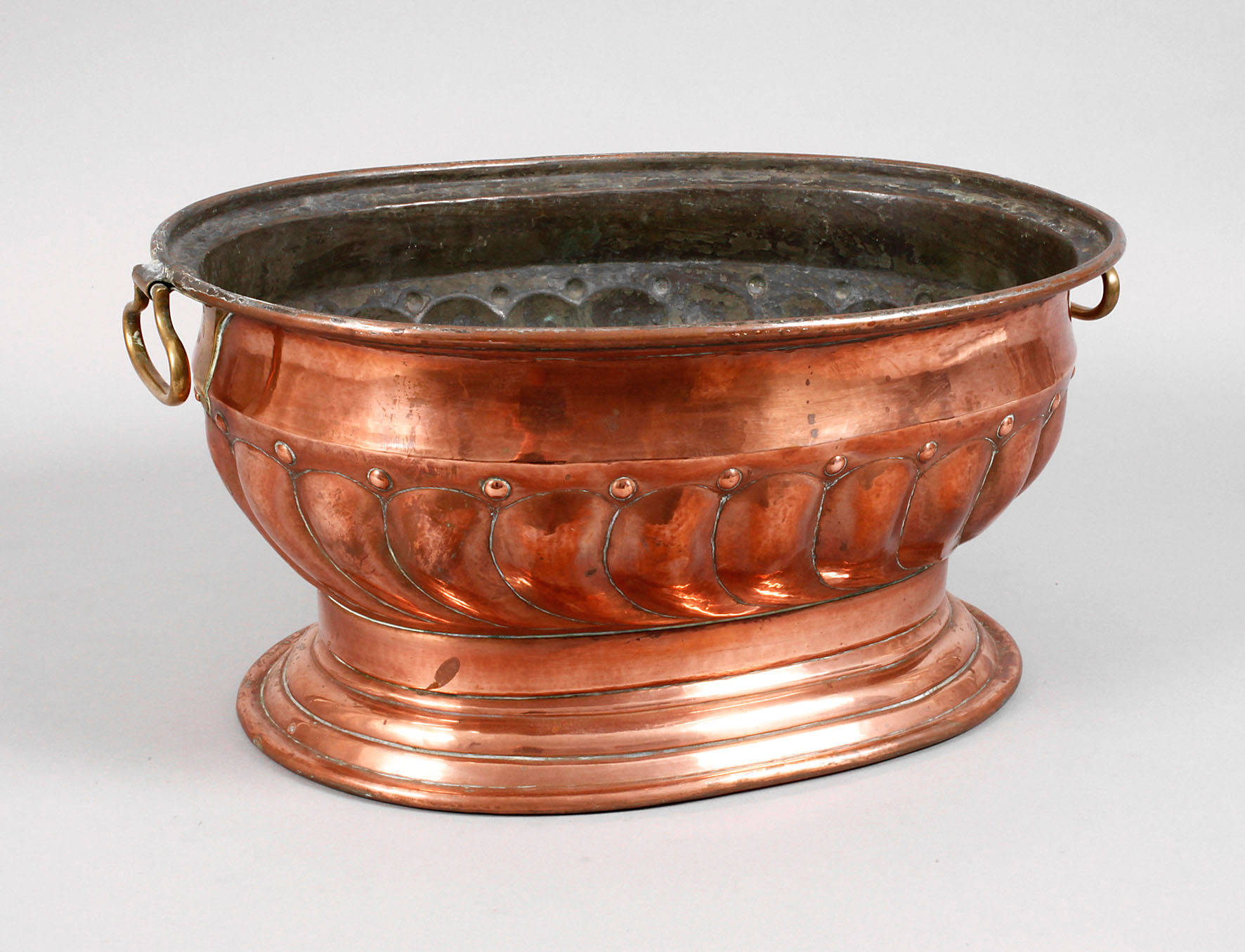 Großes Kupfergefäß