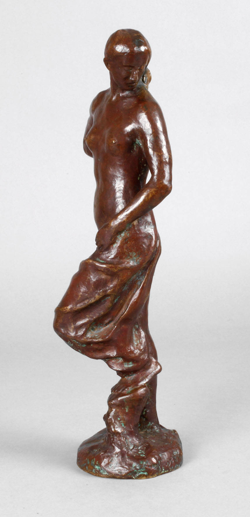 Kurt Kluge, stehender weiblicher Akt