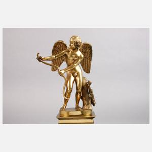 Geflügelter Amor mit Pfeil und Bogen