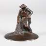 Monogrammist C.B., Kleinbronze Fischer mit Netz