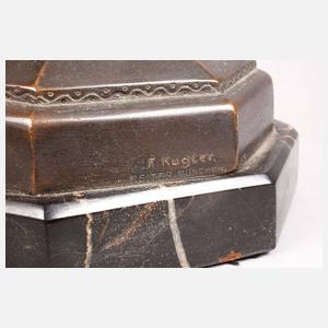 Pierrot als Schlangenbeschwörer