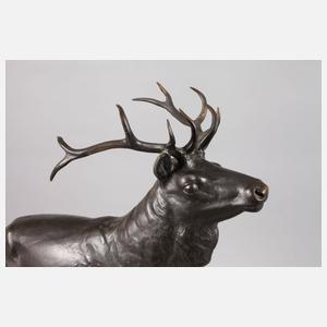 Otto Gerkensmeyer, kapitaler Hirsch auf Holzsockel