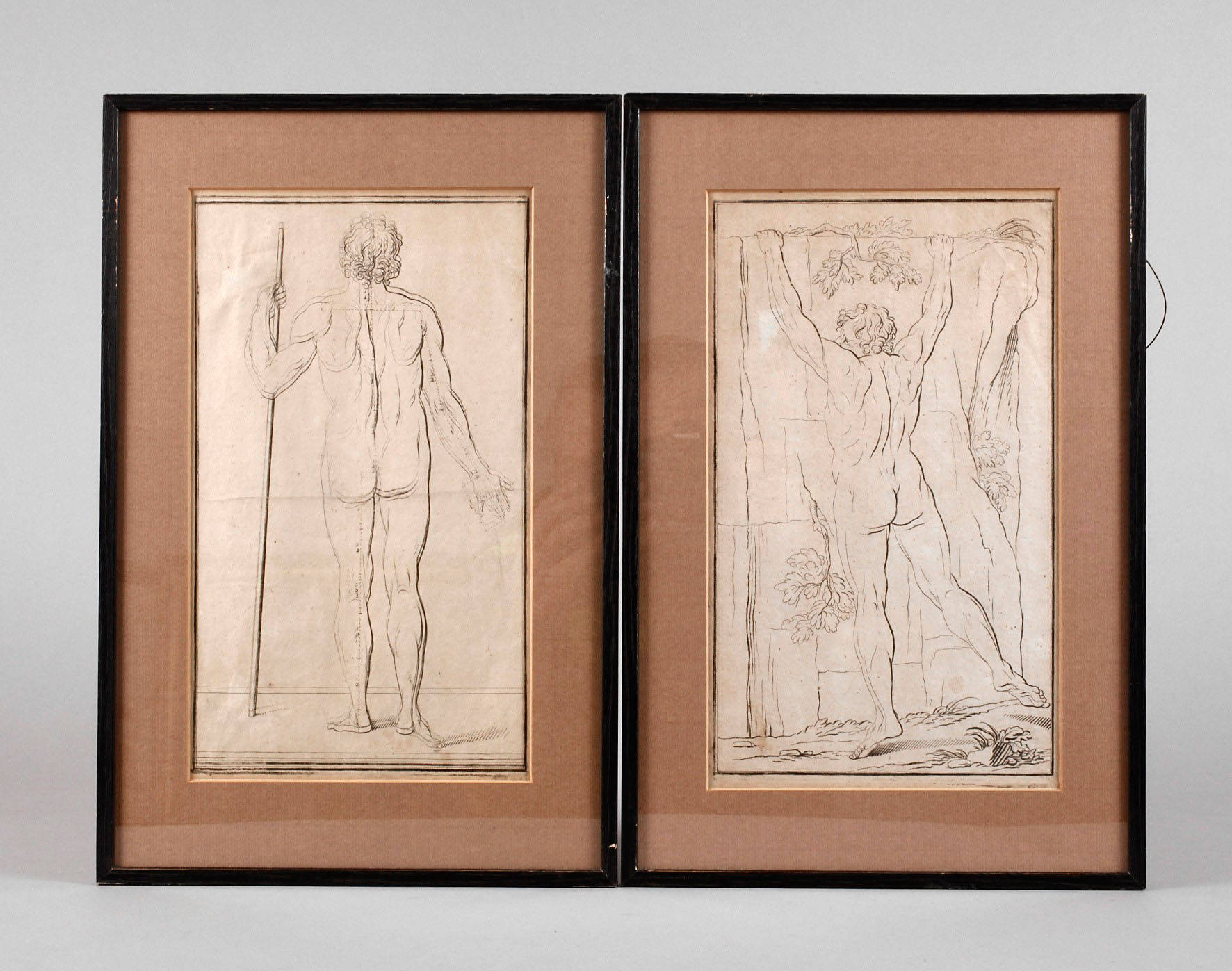 Paar Männerrückenakte