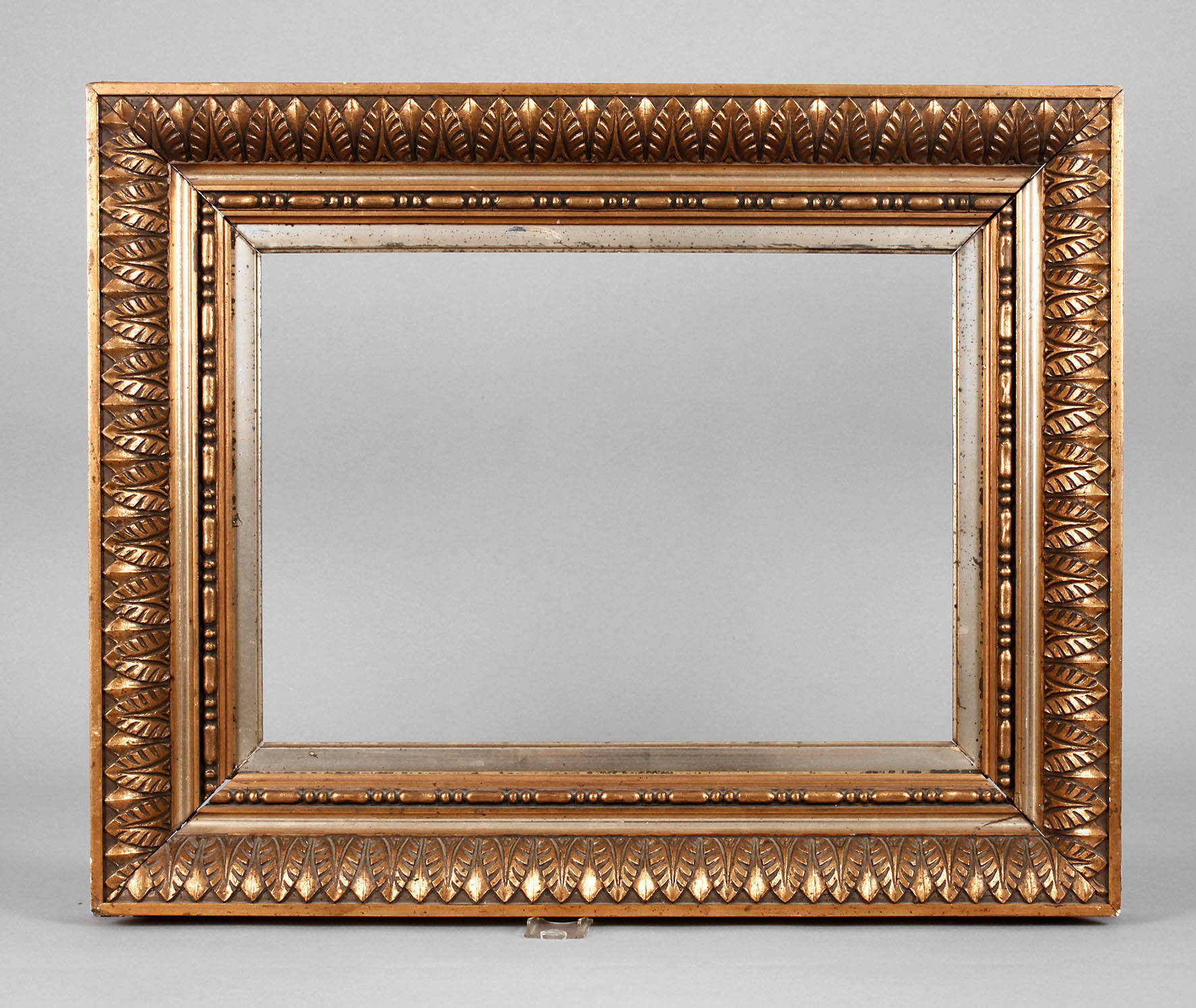 Breiter Historismusrahmen um 1890