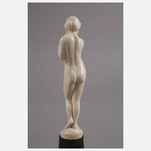 Feine Elfenbeinschnitzerei