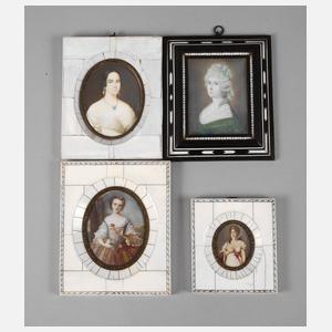 Vier Elfenbeinminiaturen