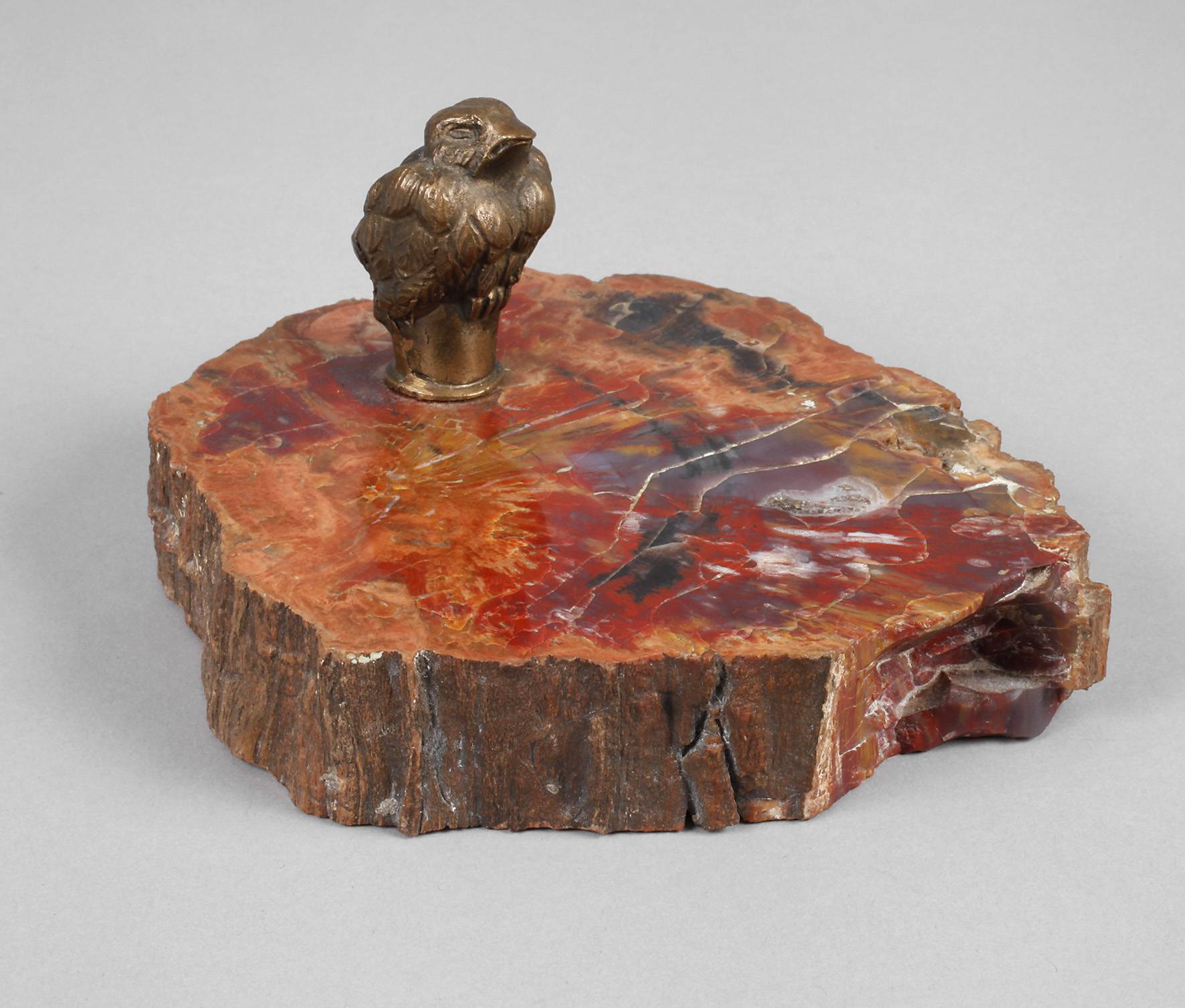 Figürlicher Briefbeschwerer