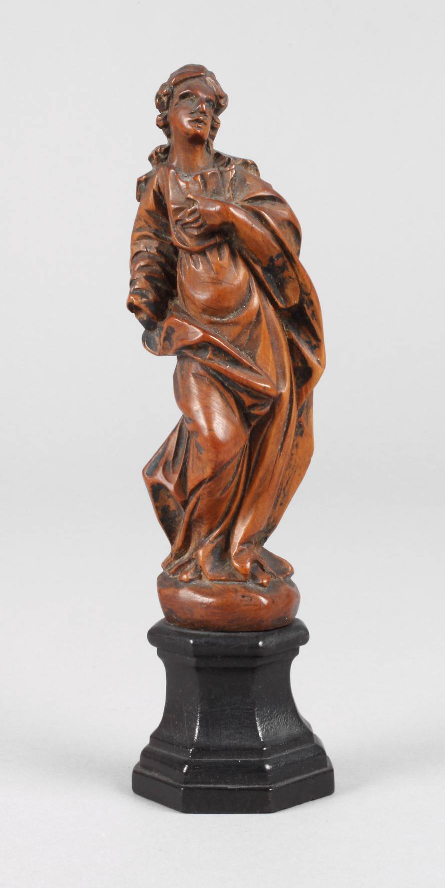 Figürliche Schnitzerei