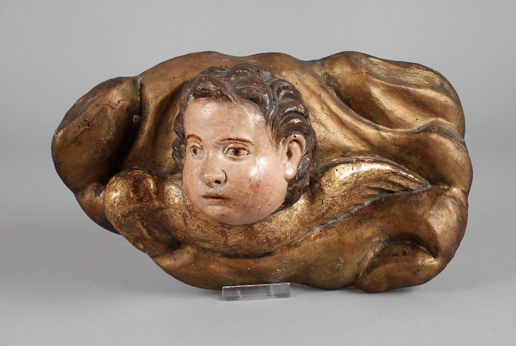 Geschnitzter Engelskopf