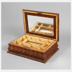 Geschnitzte Schatulle