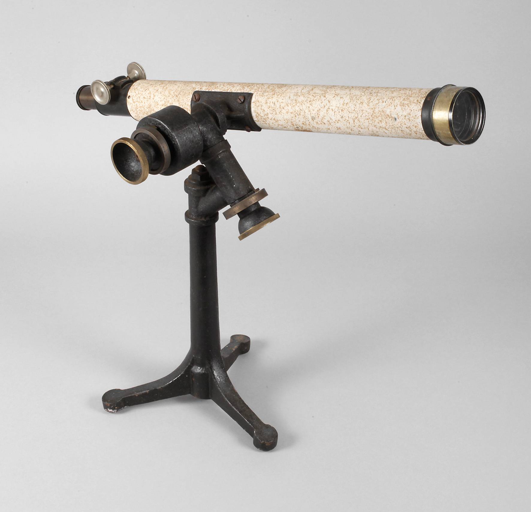 Astronomisches Fernrohr