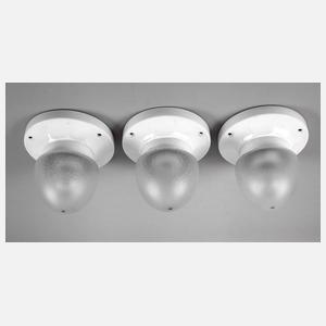 Drei kleine Deckenlampen