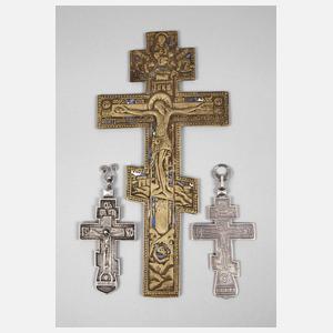 Drei Kruzifixe