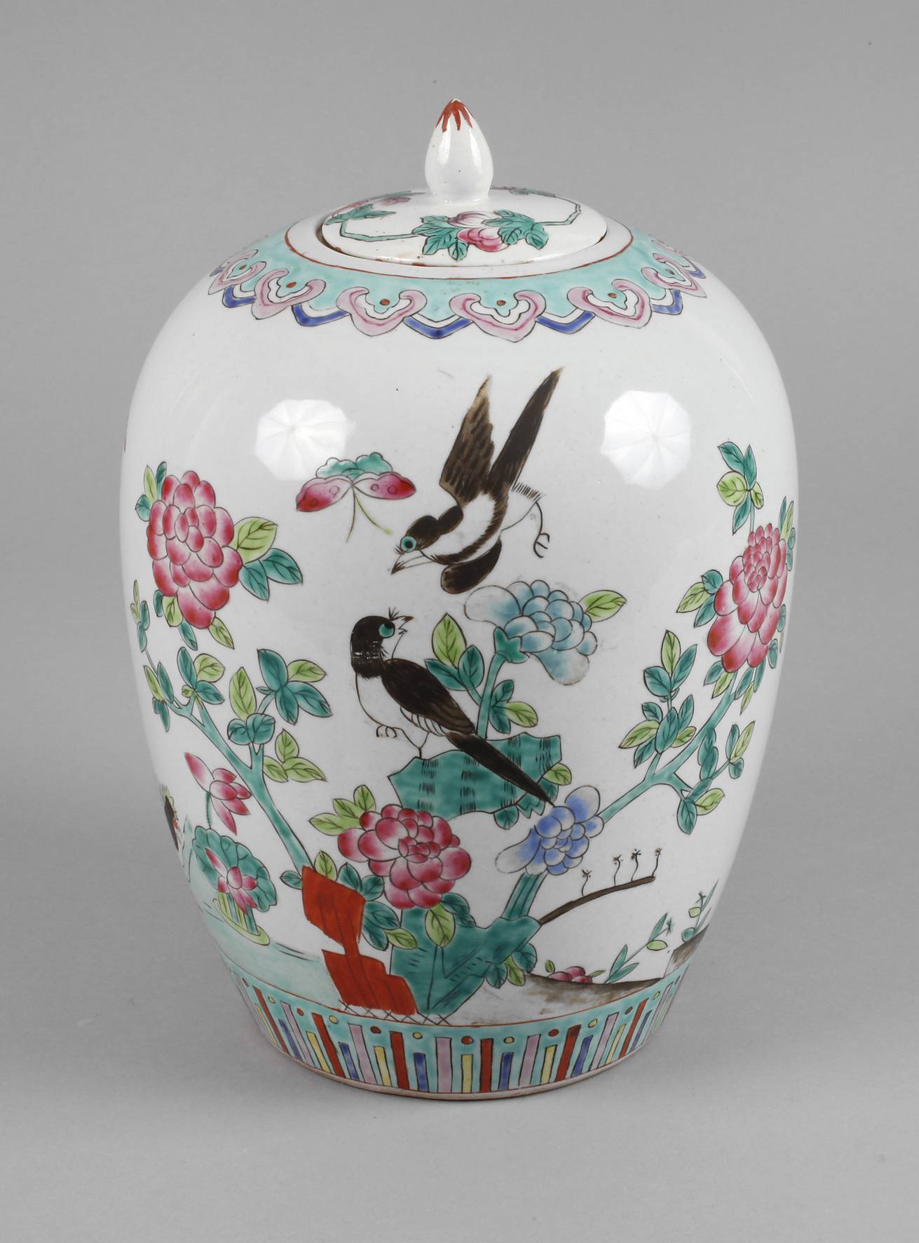 Deckelvase Famille Rose