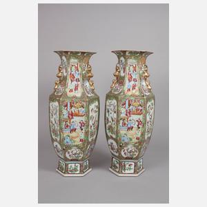 Paar Bodenvasen Famille rose