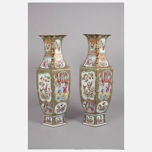 Paar Bodenvasen Famille rose