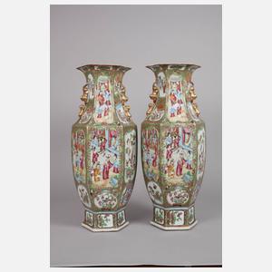 Paar Bodenvasen Famille rose