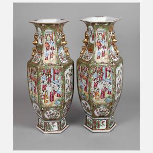 Paar Bodenvasen Famille rose