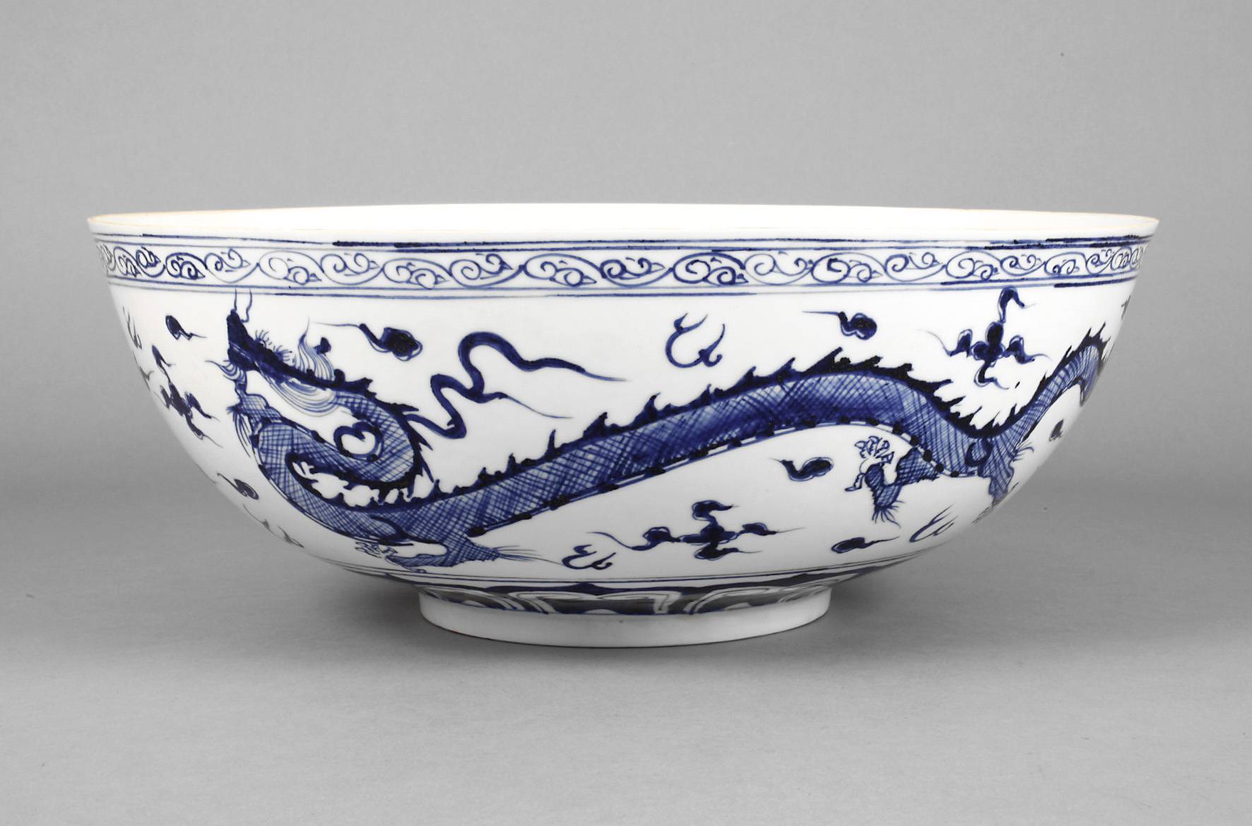 Große Porzellanschüssel