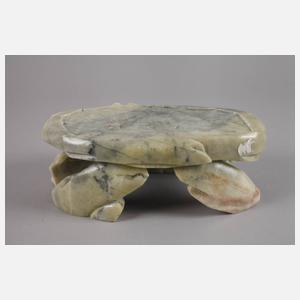 Zweiteilige Steinschnitzerei