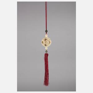 Feine Elfenbeinschnitzerei