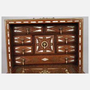 Persisches Kabinettschränkchen