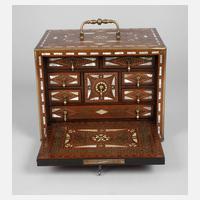 Persisches Kabinettschränkchen111