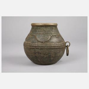 Kleines Bronzegefäß