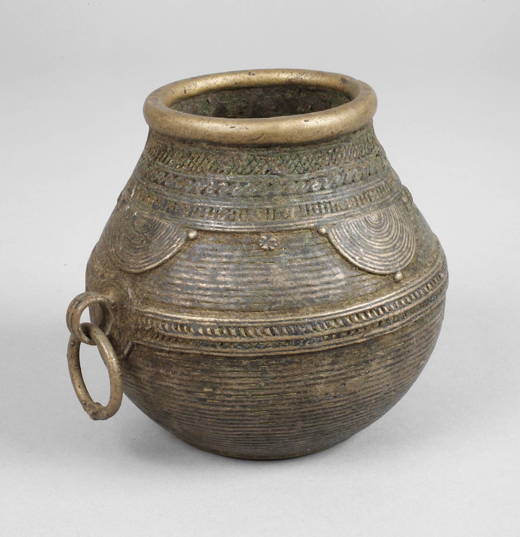 Kleines Bronzegefäß