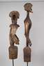 Zwei Schutzfiguren der Mumuye