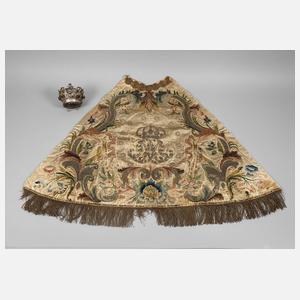 Bestickter Umhang